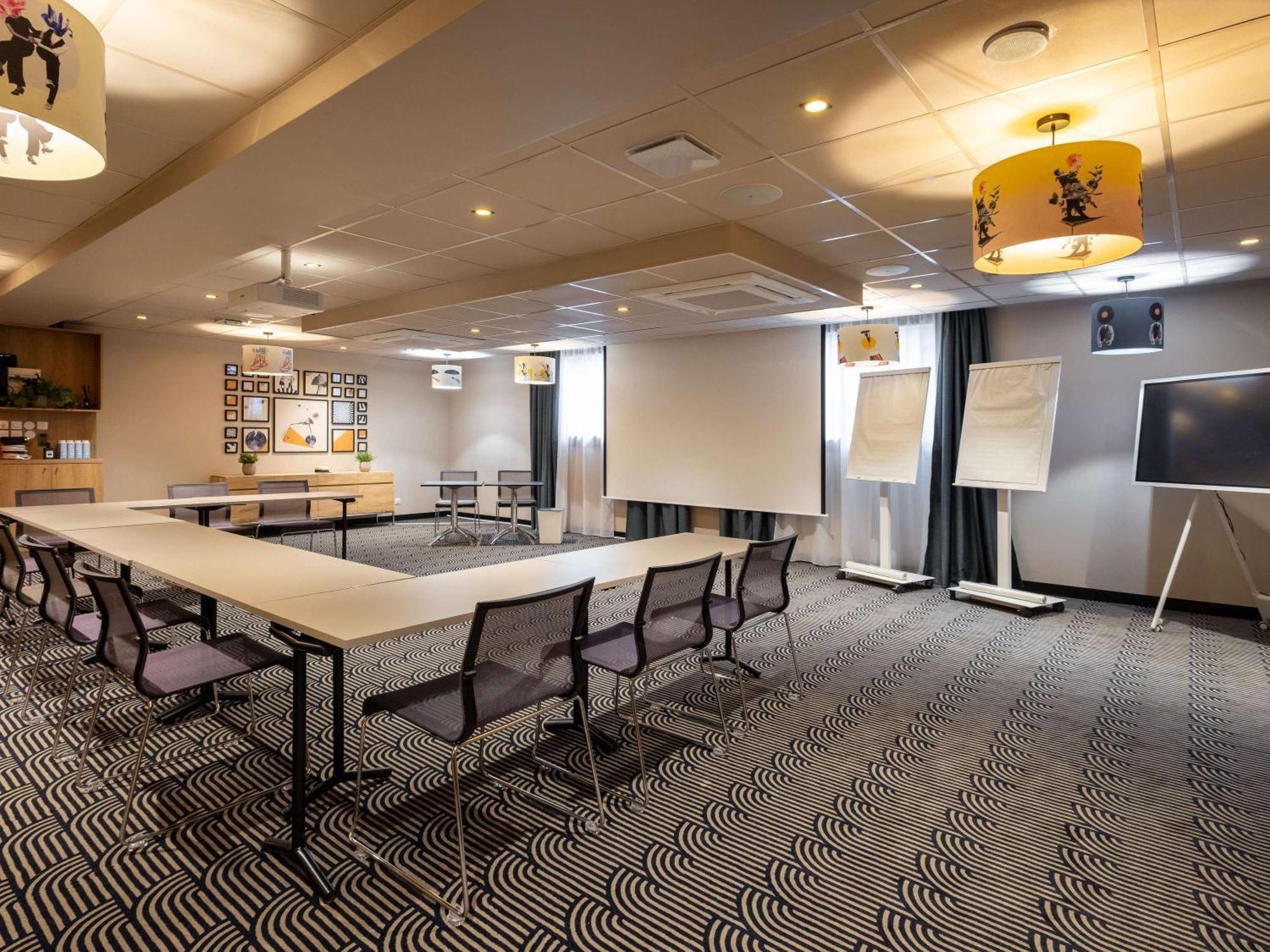 Novotel Paris Suresnes Longchamp Экстерьер фото