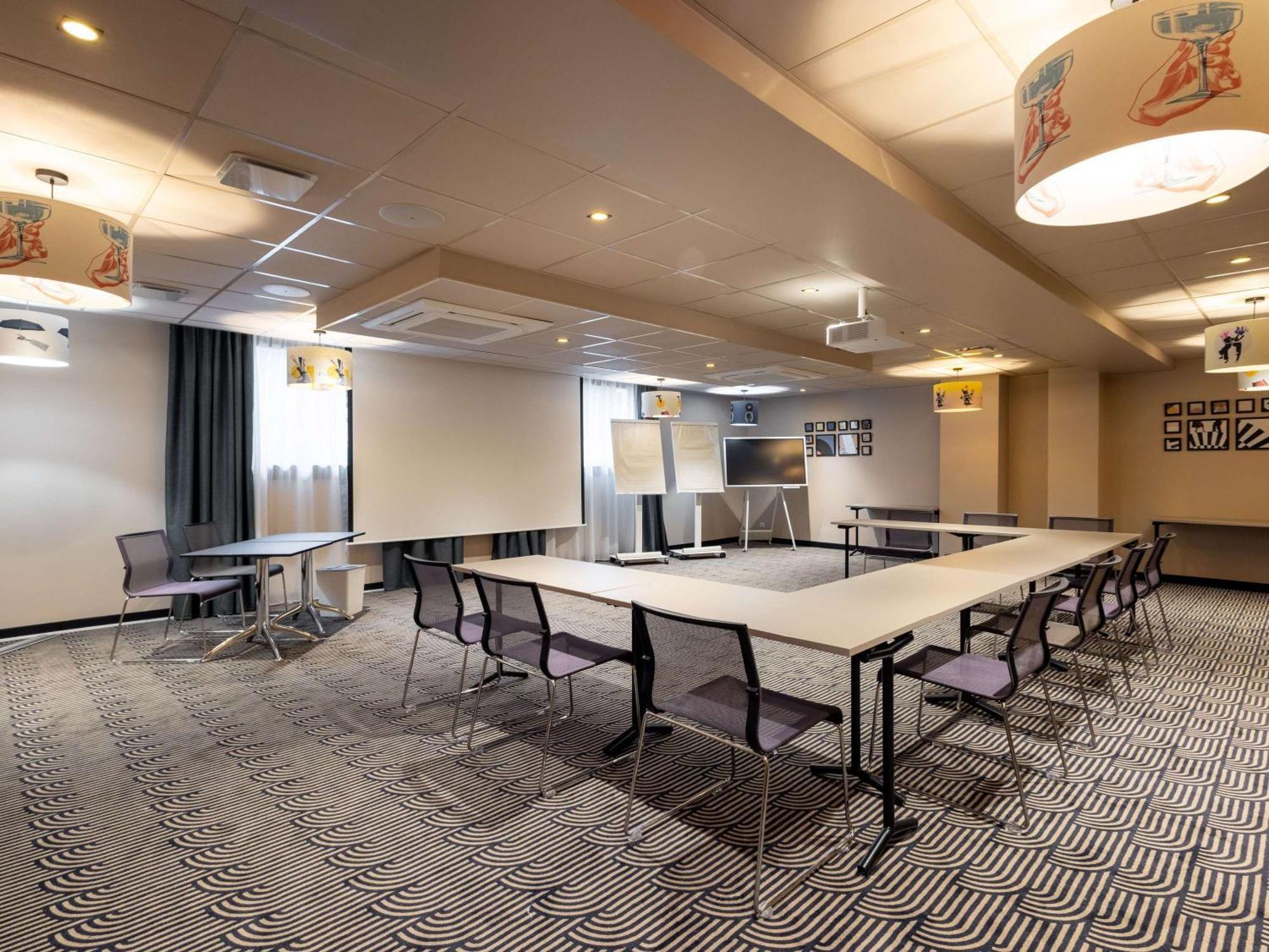 Novotel Paris Suresnes Longchamp Экстерьер фото