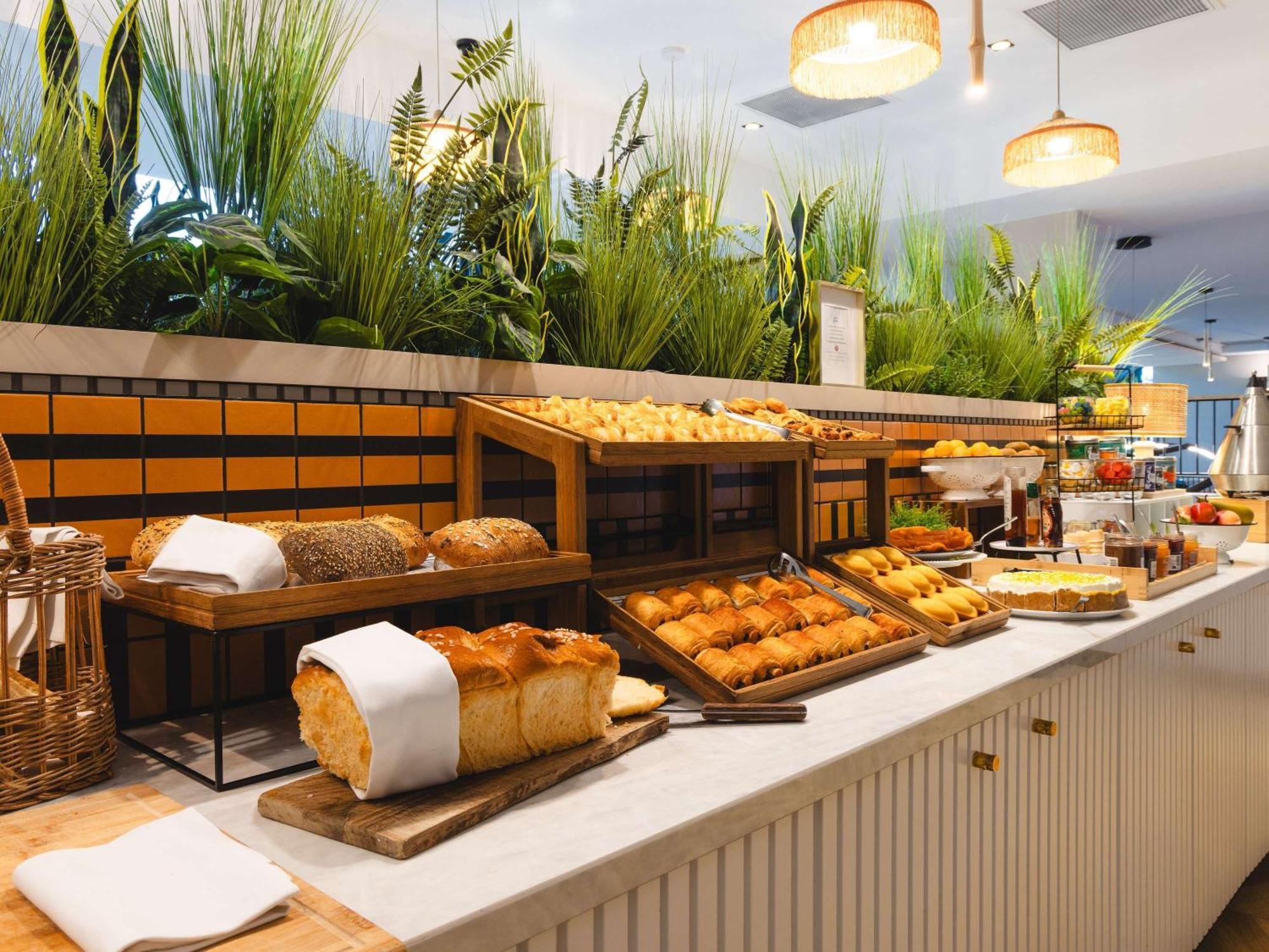Novotel Paris Suresnes Longchamp Экстерьер фото