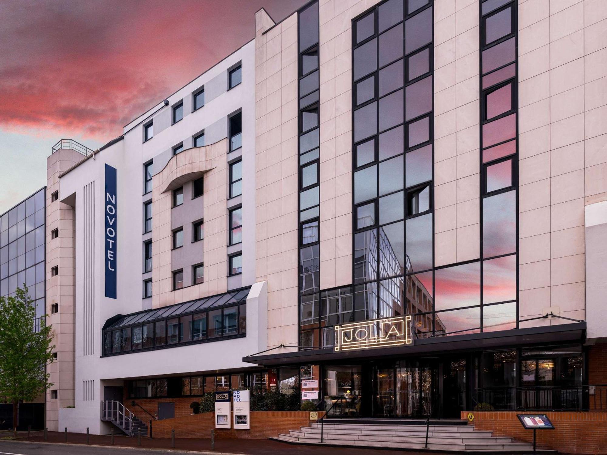 Novotel Paris Suresnes Longchamp Экстерьер фото