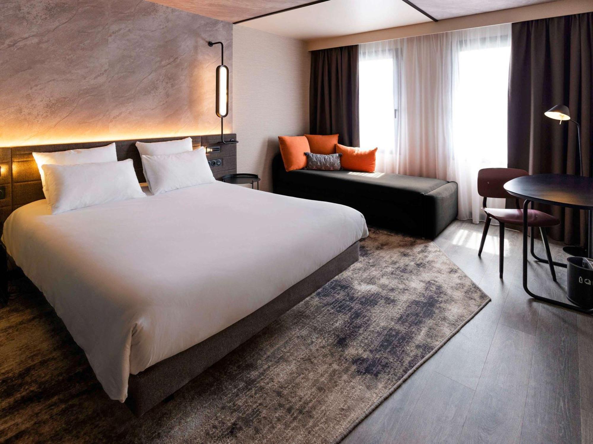 Novotel Paris Suresnes Longchamp Экстерьер фото