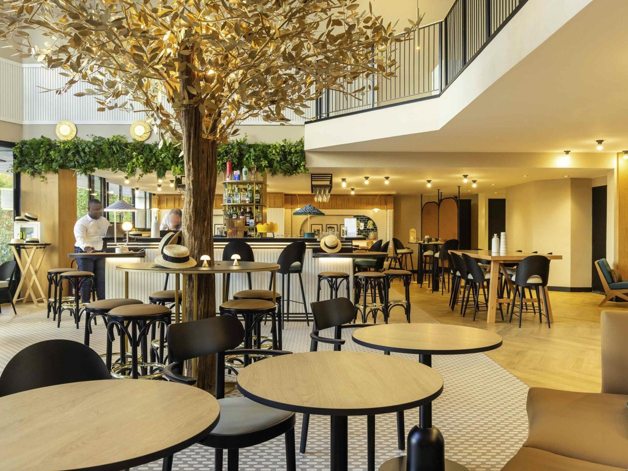 Novotel Paris Suresnes Longchamp Экстерьер фото