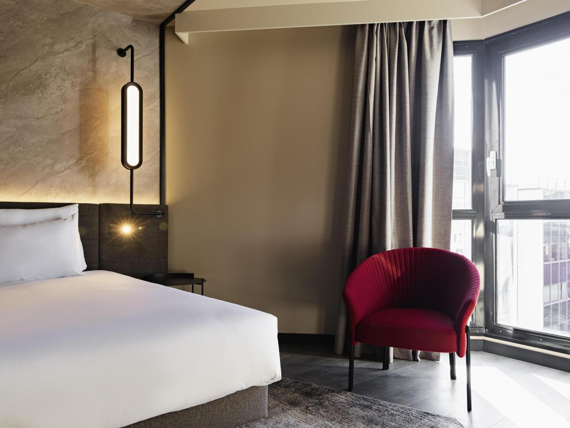 Novotel Paris Suresnes Longchamp Экстерьер фото